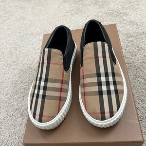 Burberry Slip-on Sneakers